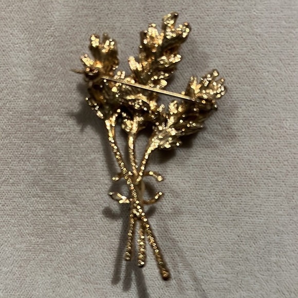 Chanel Gold Tone and Crystals Wheat Brooch,  Twist Stems, Signed on back - Picture 9 of 15